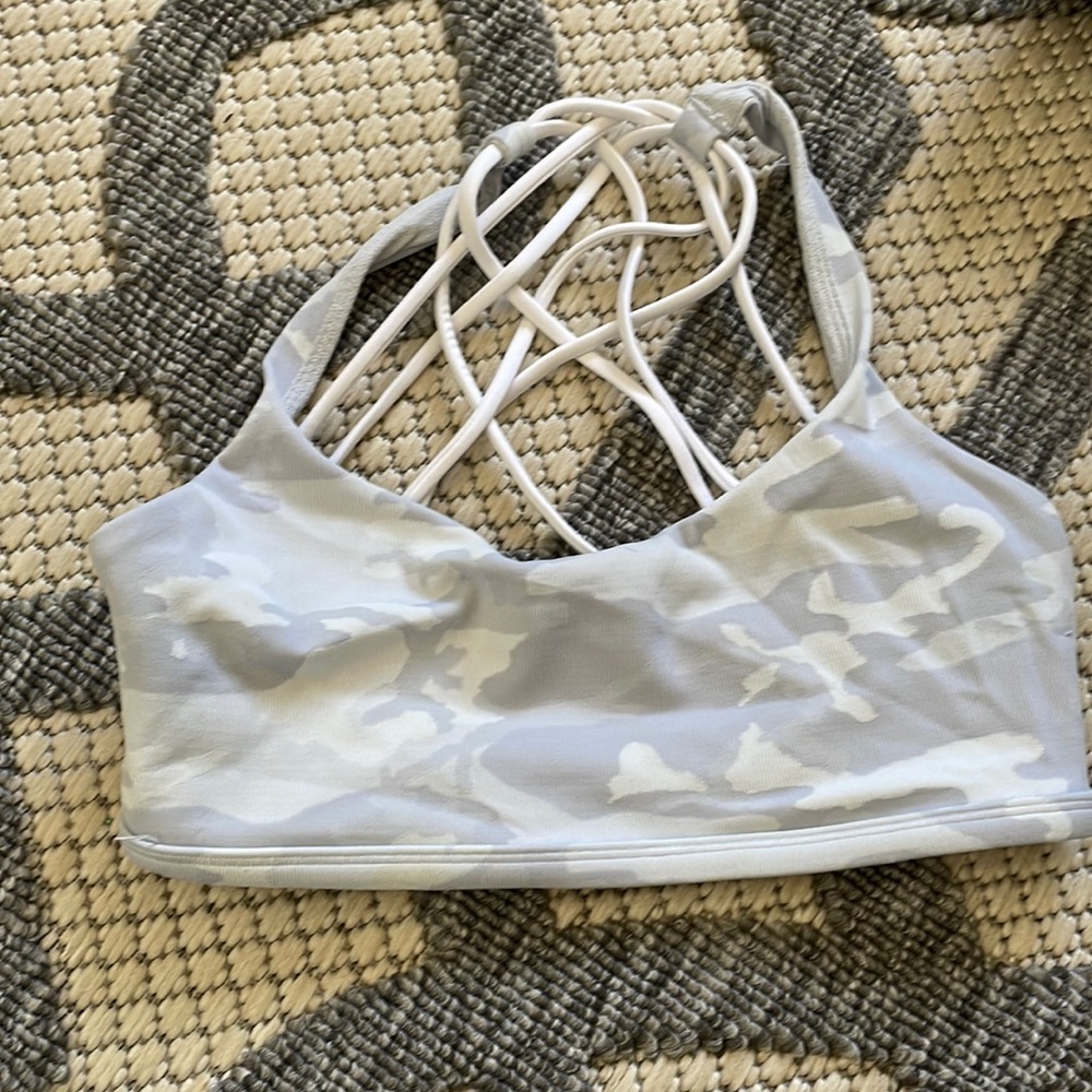 Lululemon sports bra